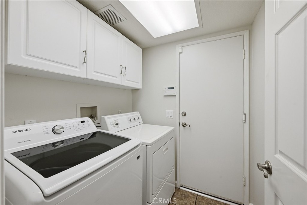 14 Gullwing Property Photo 15