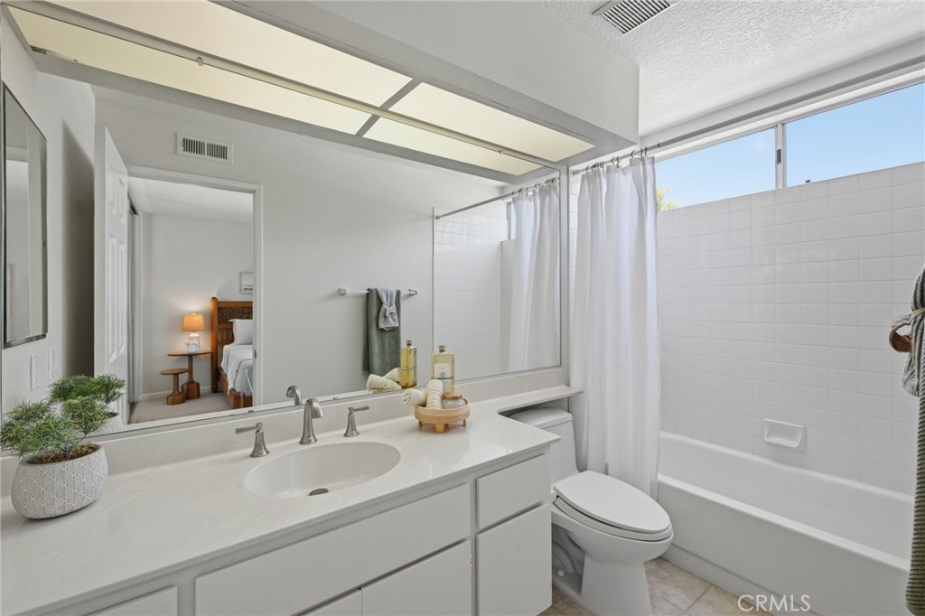 14 Gullwing Property Photo 27