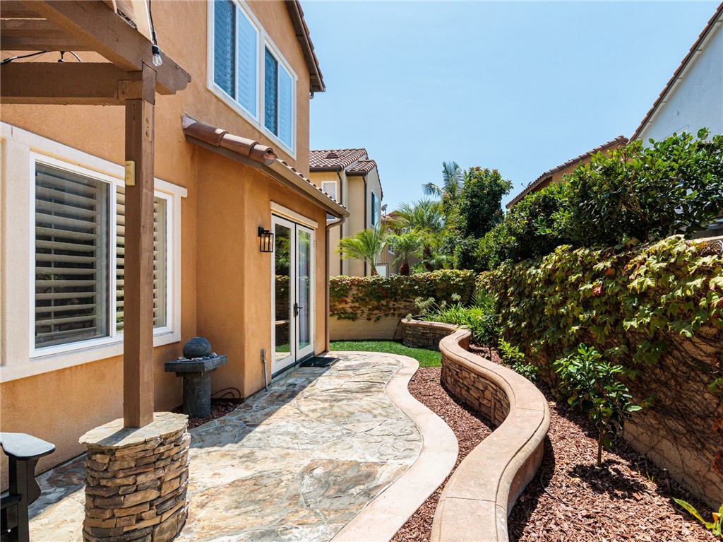 10 Via Zamora Property Photo 32