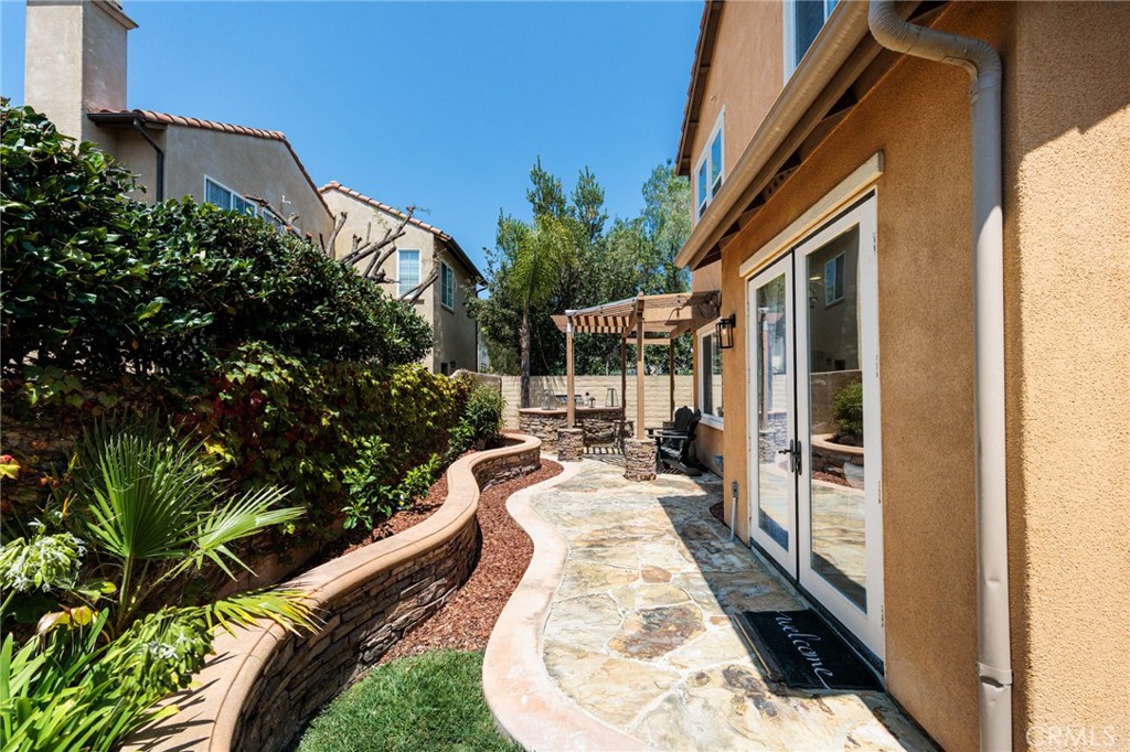 10 Via Zamora Property Photo 33