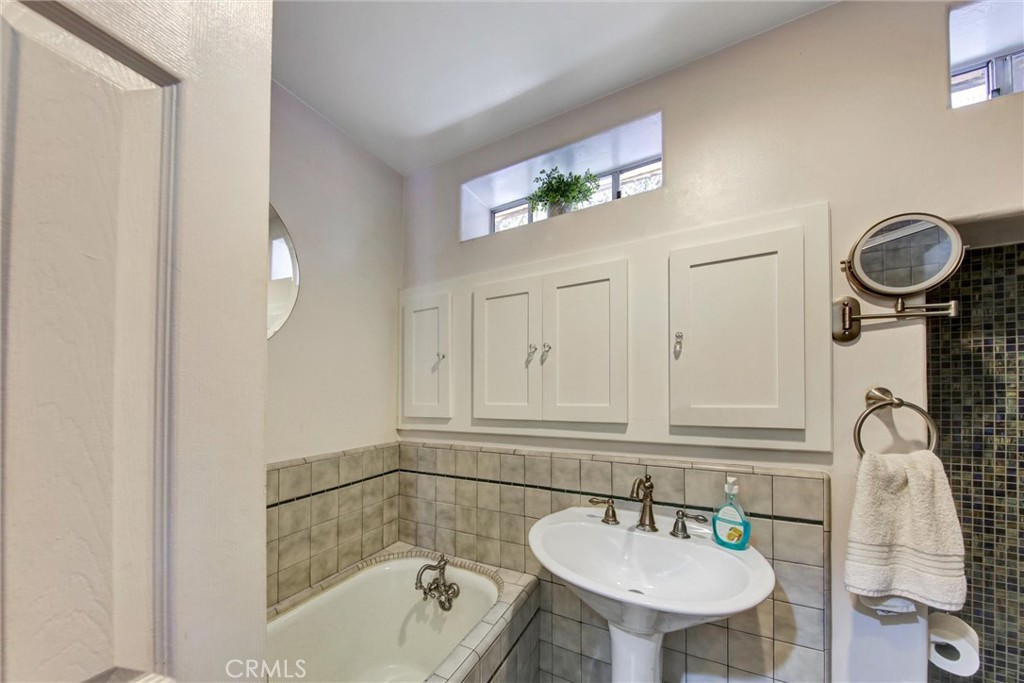 1594 Linwood Street Property Photo 24