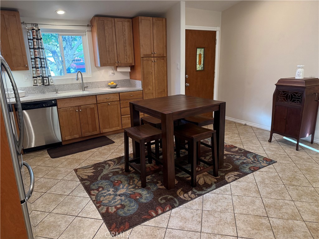 545 E Gainsborough Road Property Photo 5