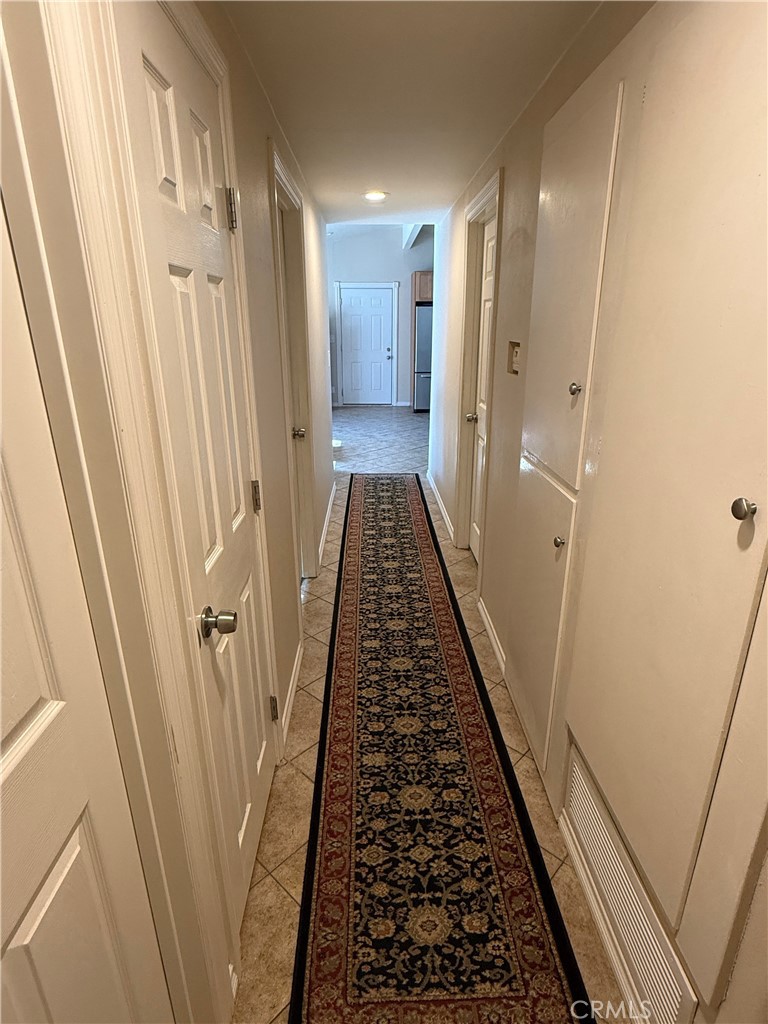545 E Gainsborough Road Property Photo 9