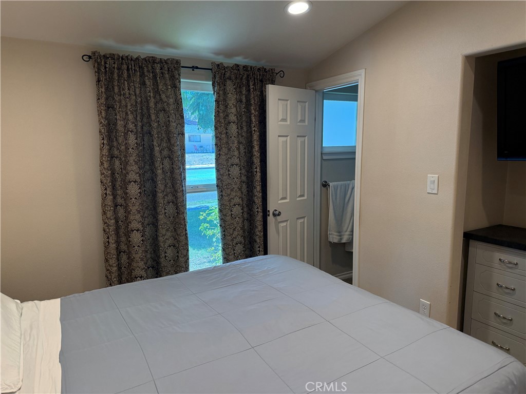 545 E Gainsborough Road Property Photo 12
