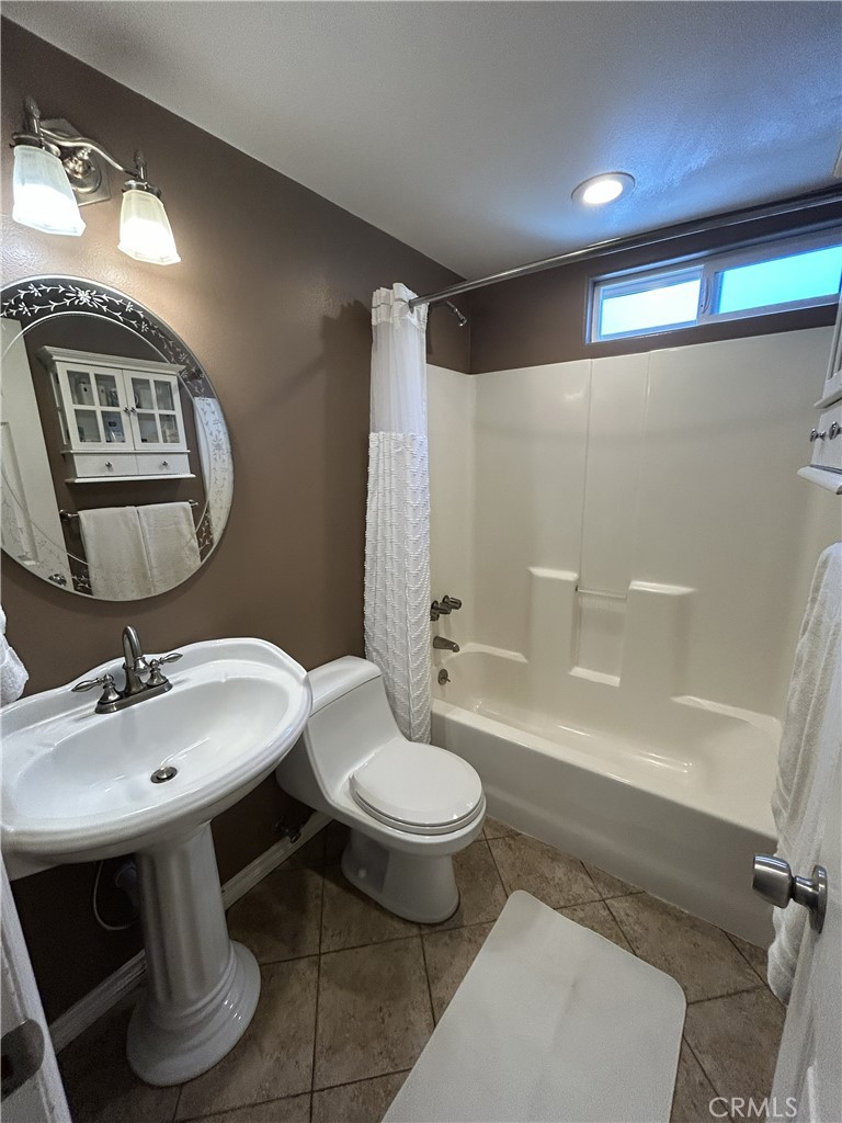 545 E Gainsborough Road Property Photo 25