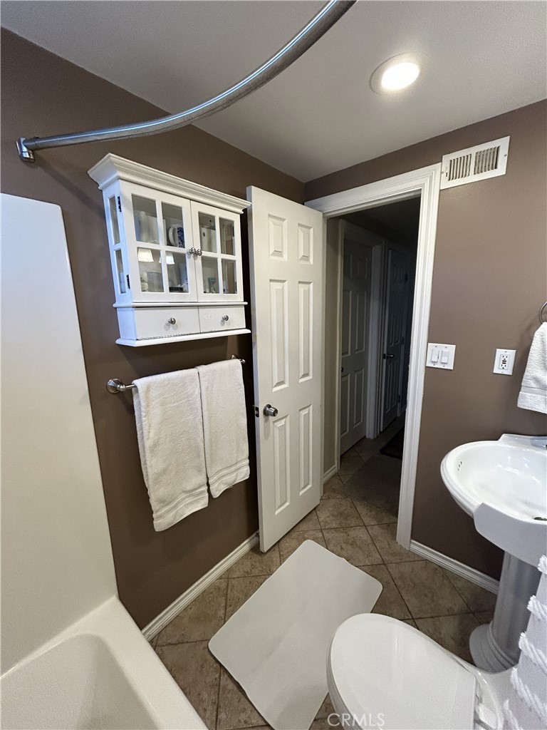 545 E Gainsborough Road Property Photo 27
