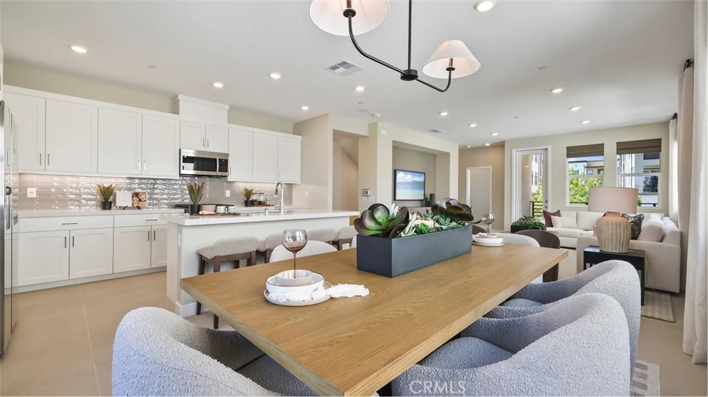 26862 Serif Place Property Photo 2