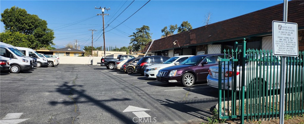202 N Riverside Avenue Property Photo 3