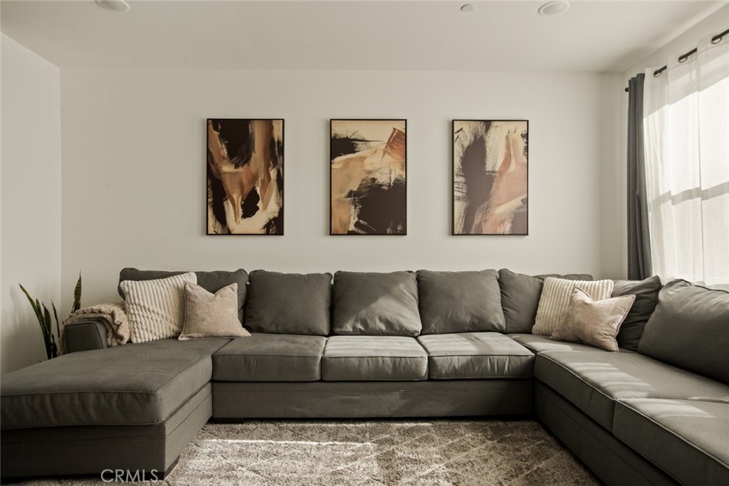 10305 Triple Crown Lane Property Photo 13