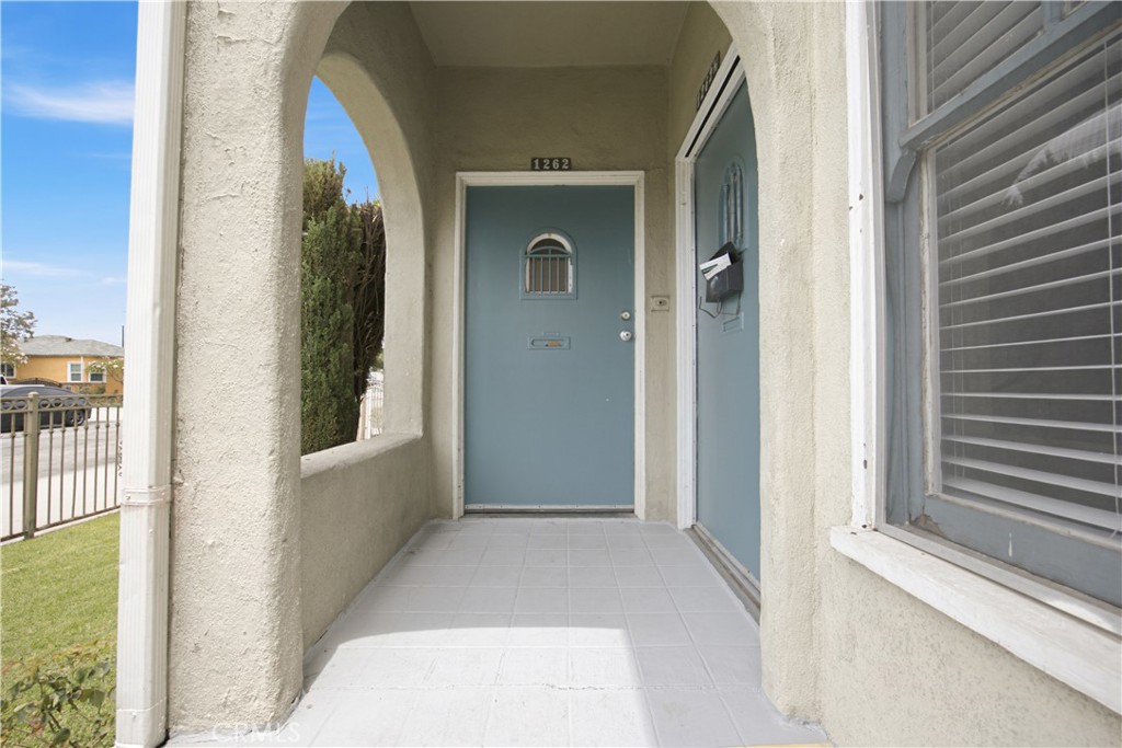 1258 S Woods Avenue Property Photo 5