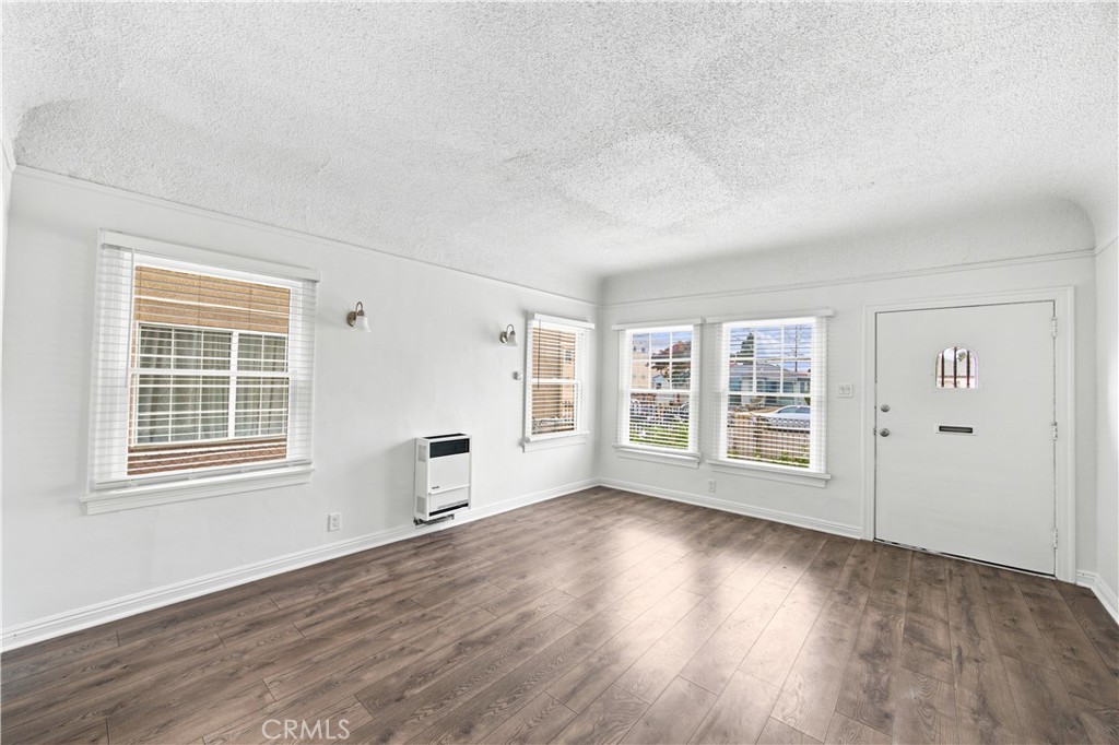 1258 S Woods Avenue Property Photo 6