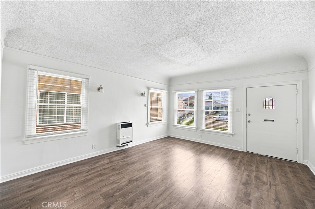1258 S Woods Avenue Property Photo 6