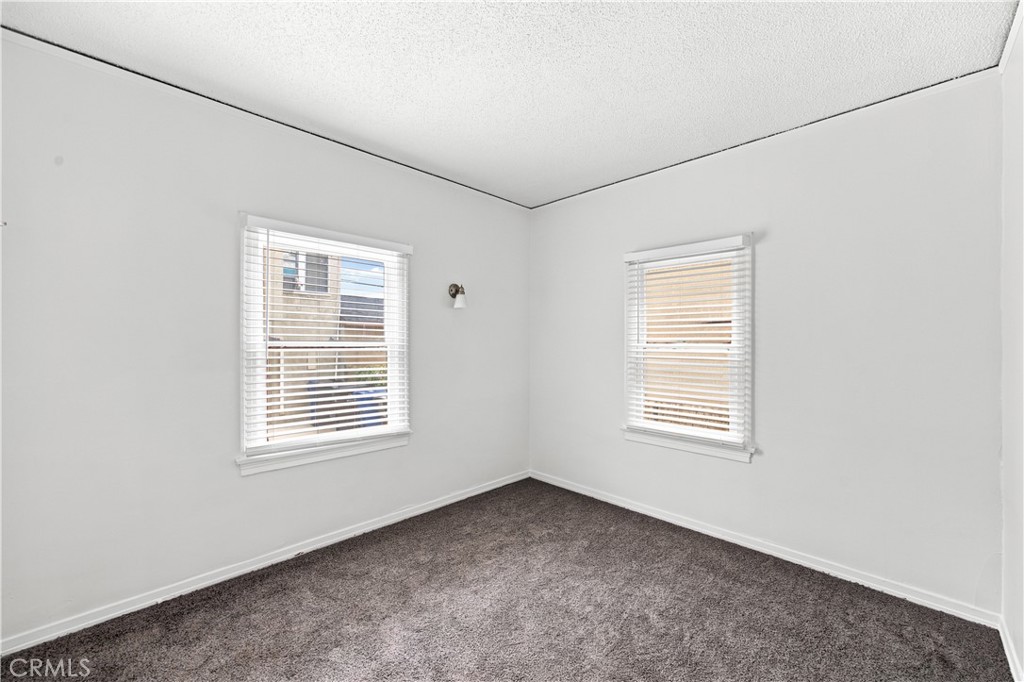 1258 S Woods Avenue Property Photo 10