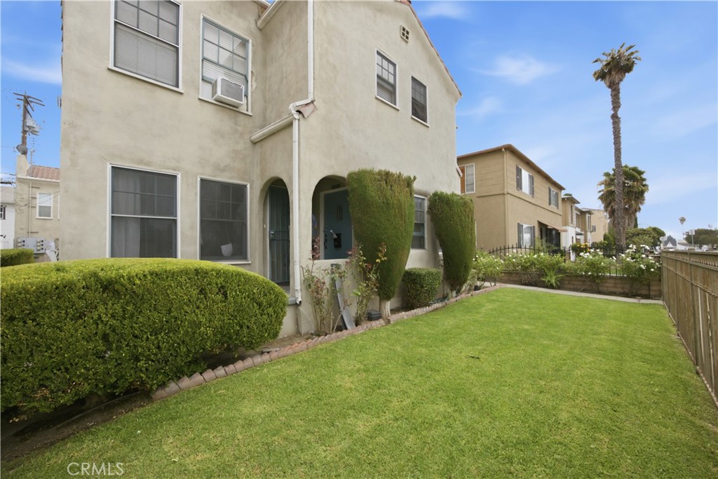 1258 S Woods Avenue Property Photo 11