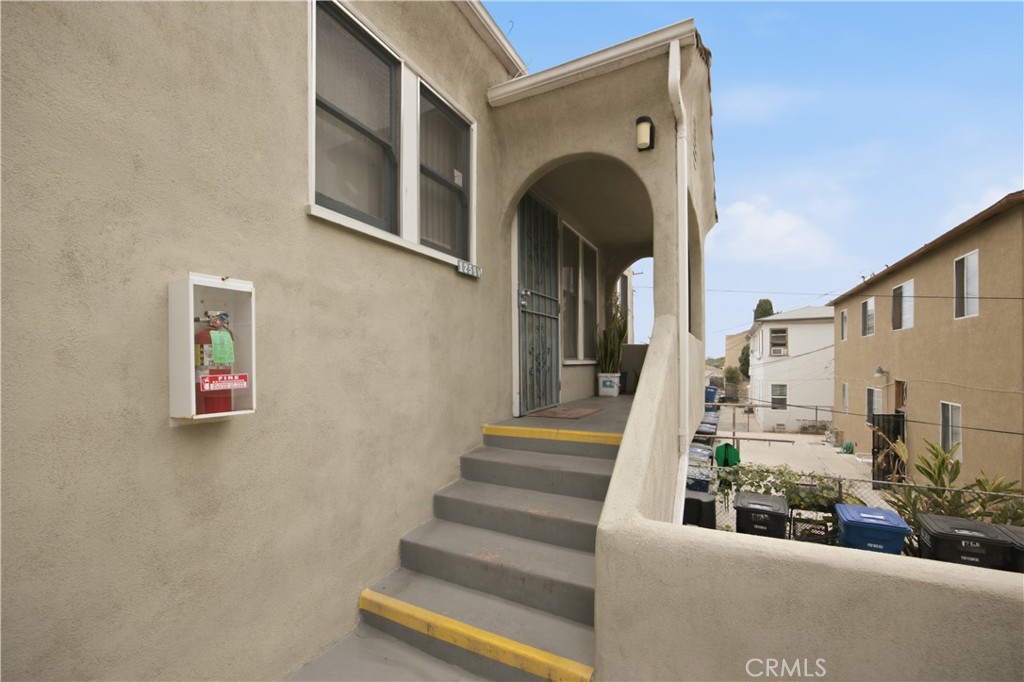 1258 S Woods Avenue Property Photo 12