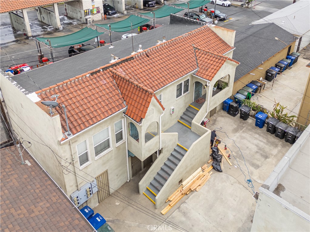 1258 S Woods Avenue Property Photo 13