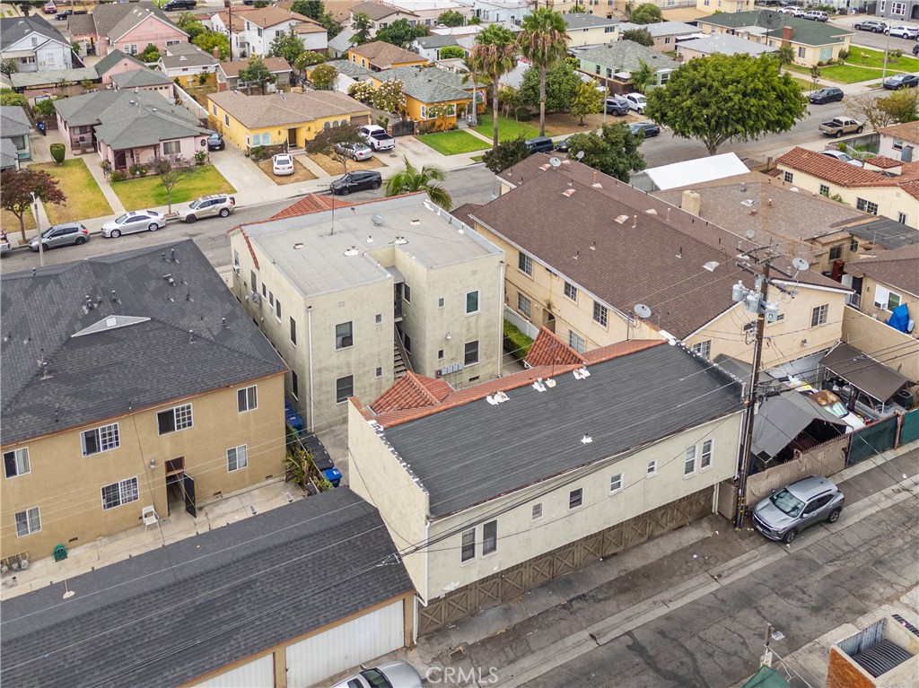 1258 S Woods Avenue Property Photo 14