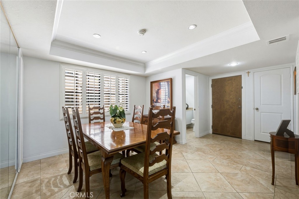 640 S Lake 203 Property Photo 5