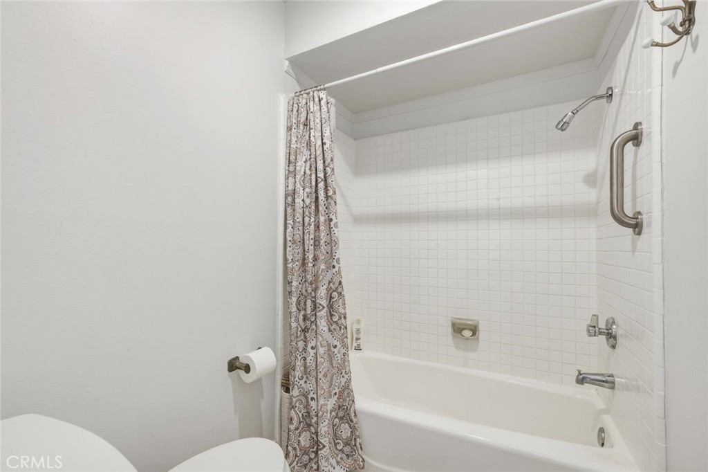 640 S Lake 203 Property Photo 25
