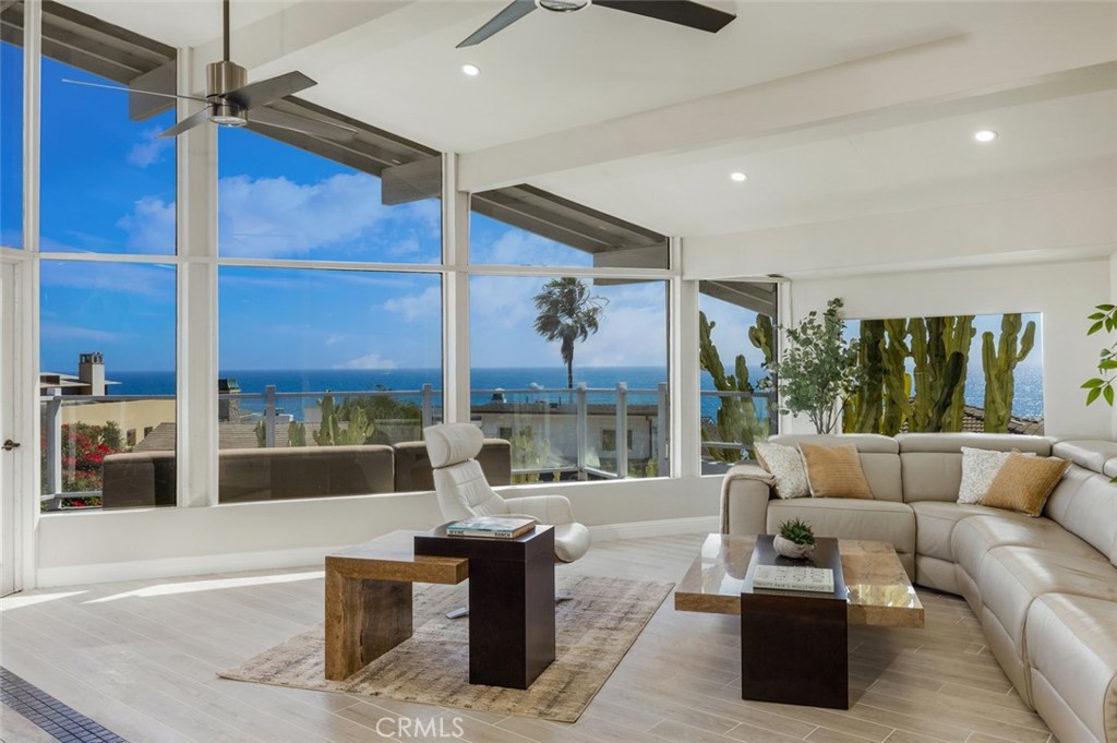 2 Camel Point Property Photo 5