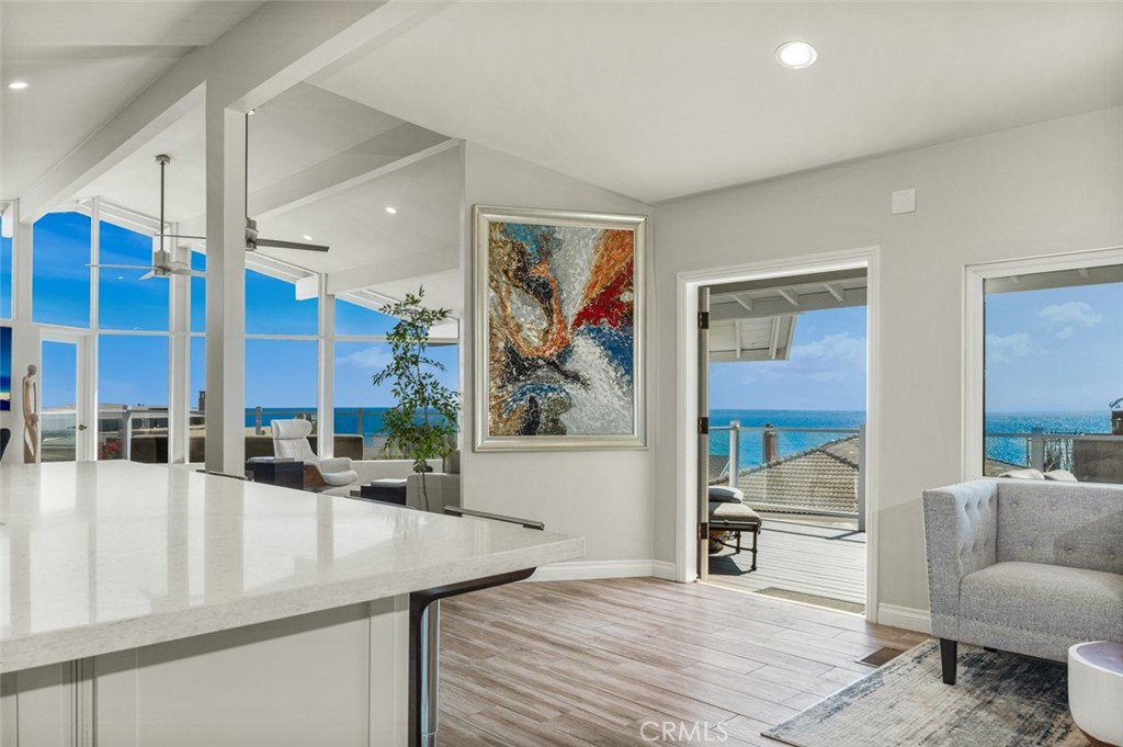 2 Camel Point Property Photo 6