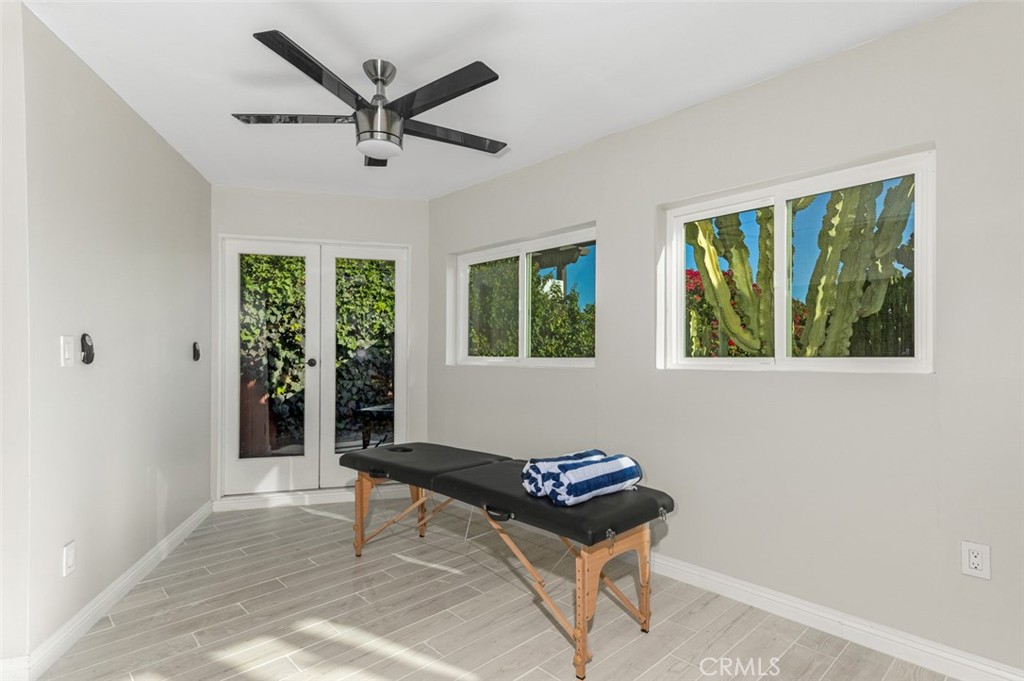 2 Camel Point Property Photo 23