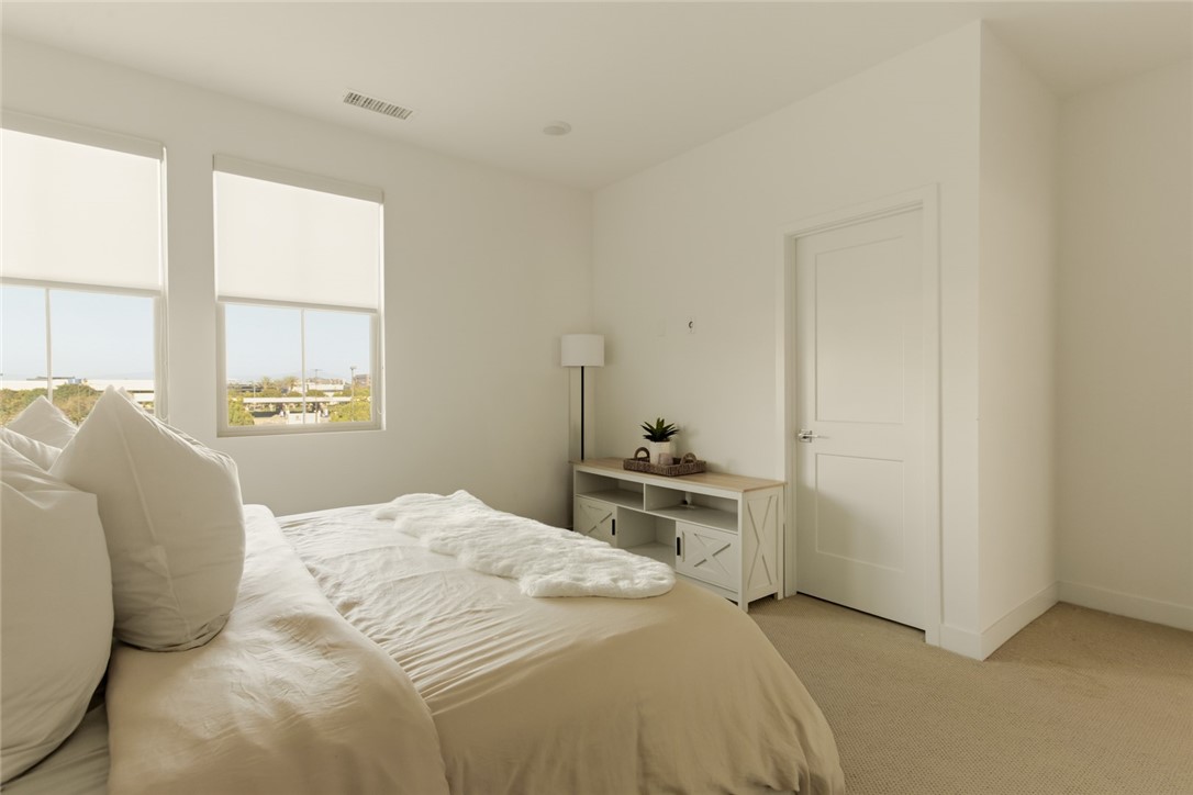 10942 Champions Lane Property Photo 16