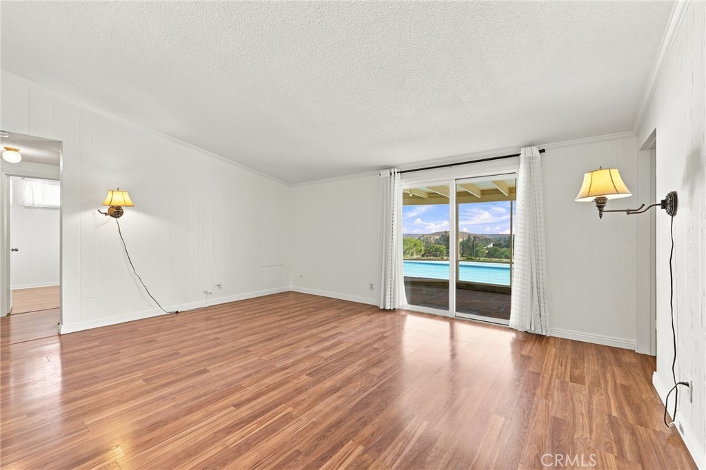 249 Dryden St. Property Photo 8
