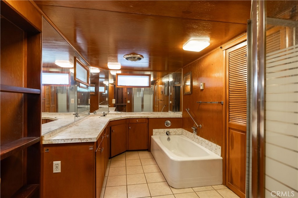 21855 Lakeland View Property Photo 26