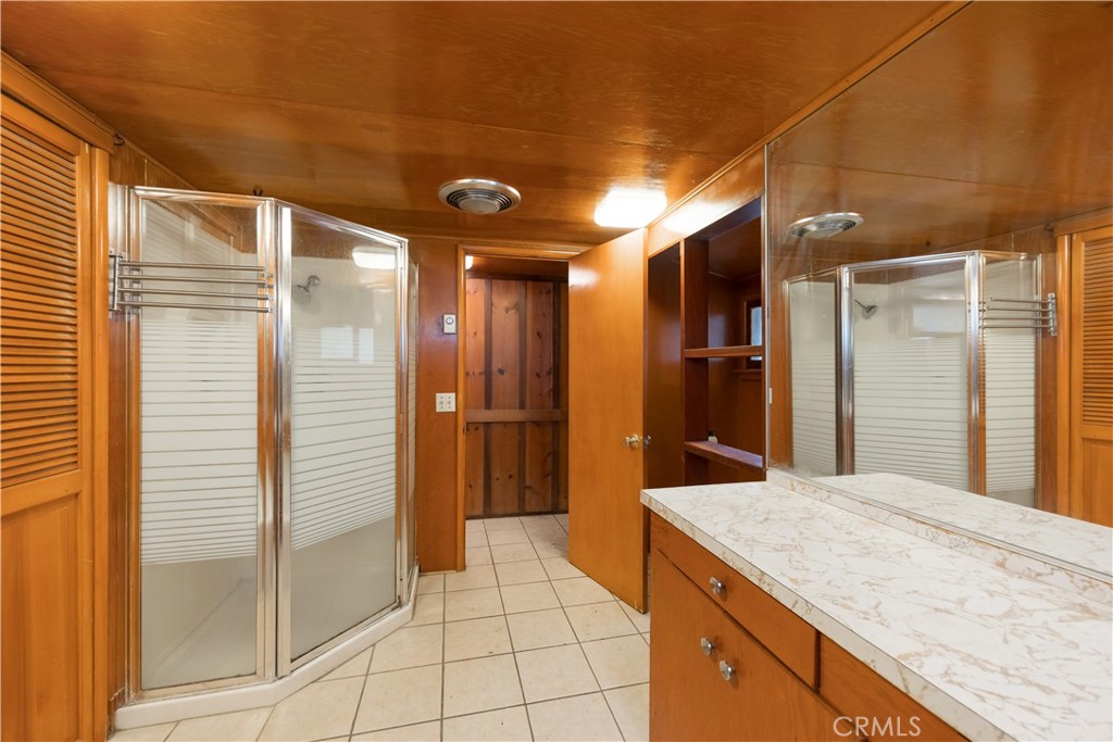 21855 Lakeland View Property Photo 27
