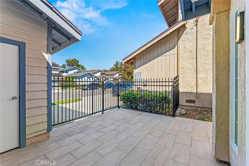 9 Southampton Property Photo 3