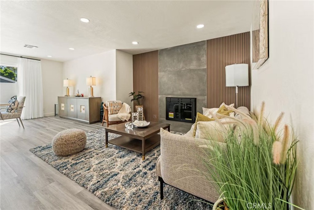 9 Southampton Property Photo 8