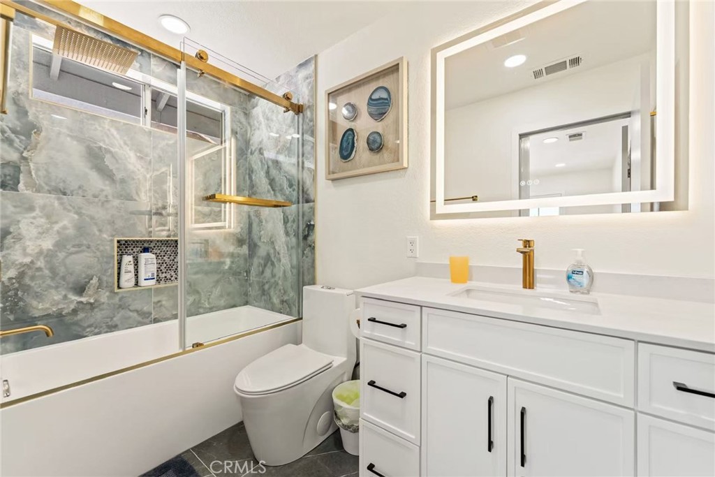 9 Southampton Property Photo 29