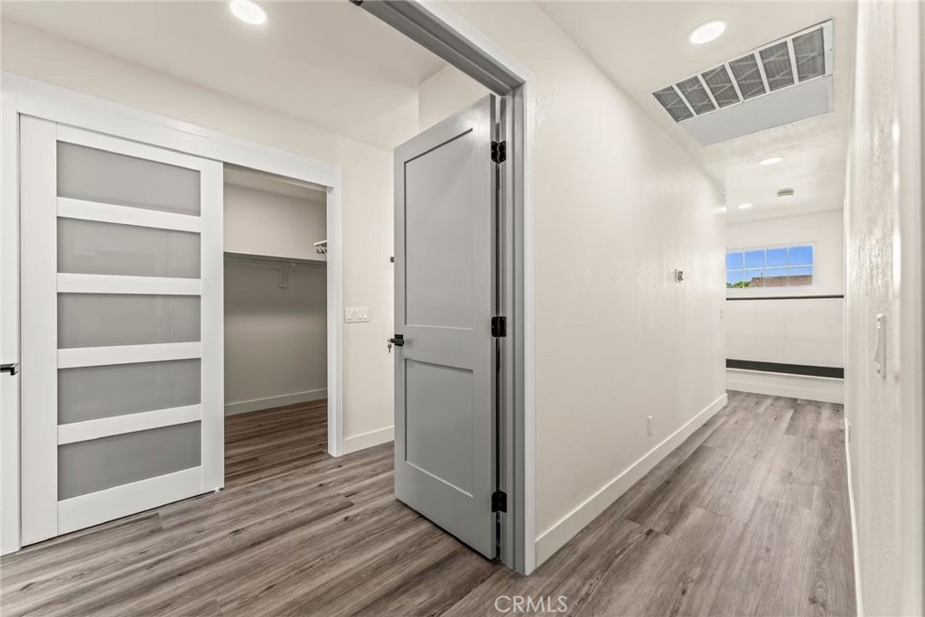 9 Southampton Property Photo 33