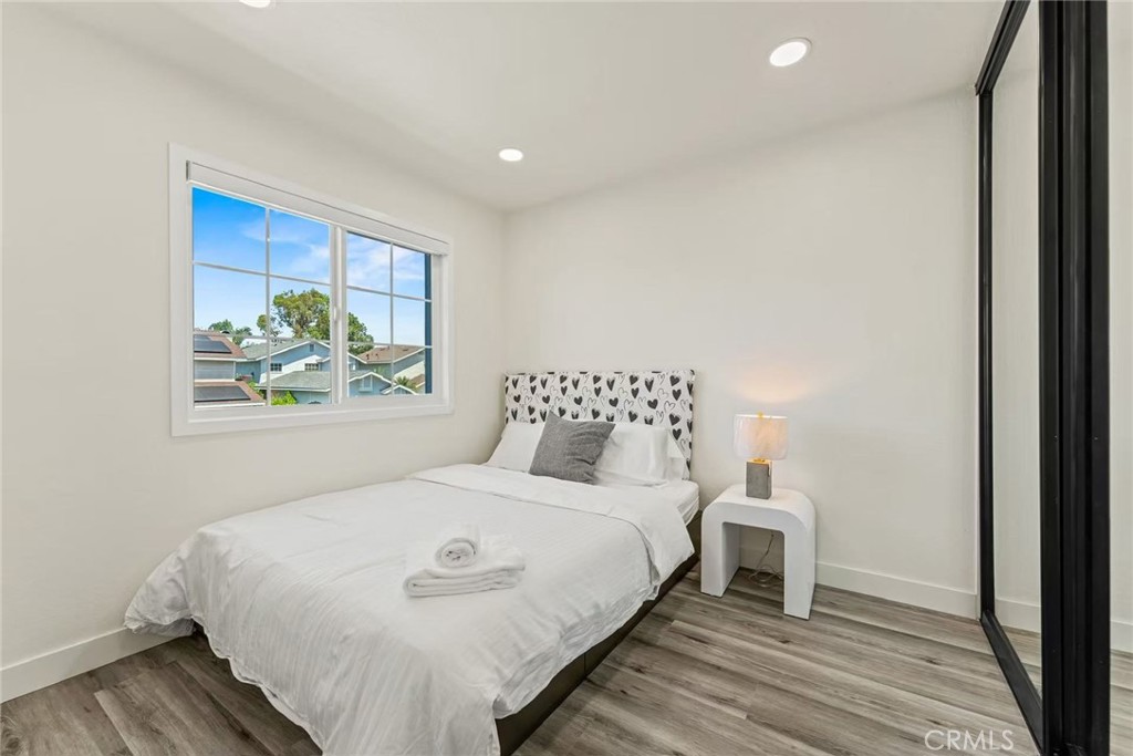 9 Southampton Property Photo 34