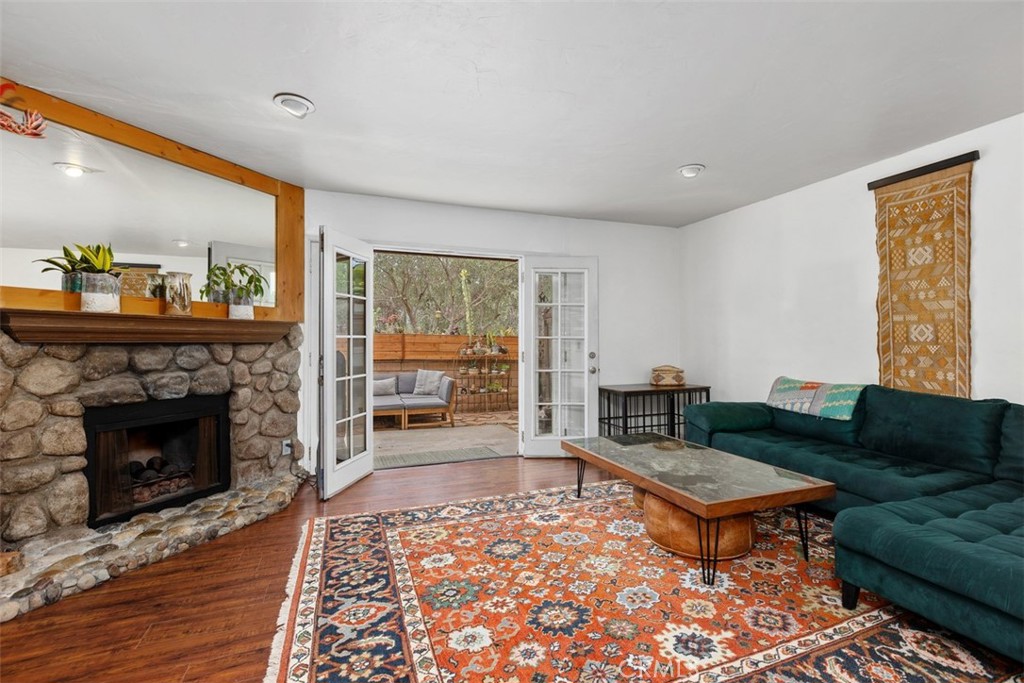23821 Hillhurst Dr 4 Property Photo 14