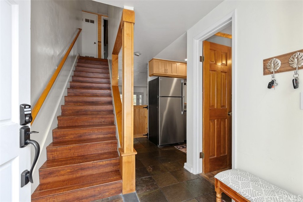 23821 Hillhurst Dr 4 Property Photo 16