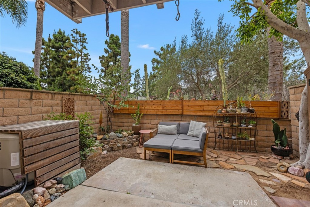 23821 Hillhurst Dr 4 Property Photo 18