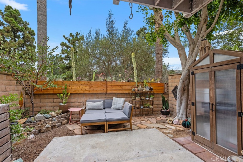 23821 Hillhurst Dr 4 Property Photo 19