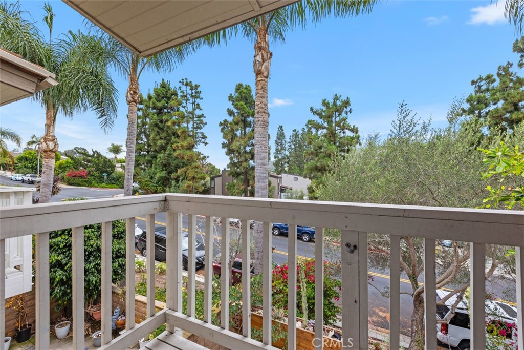 23821 Hillhurst Dr 4 Property Photo 23