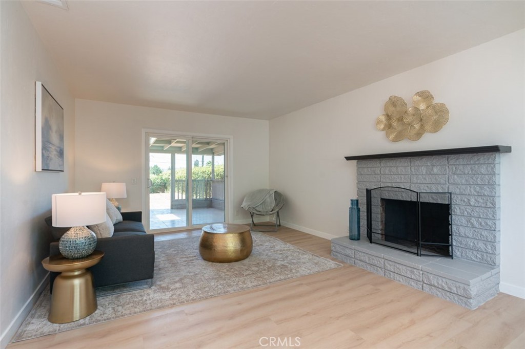 1935 S Broadway Property Photo 3