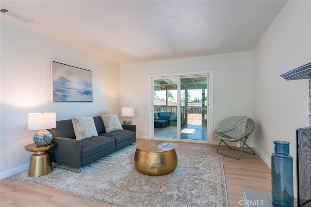 1935 S Broadway Property Photo 4