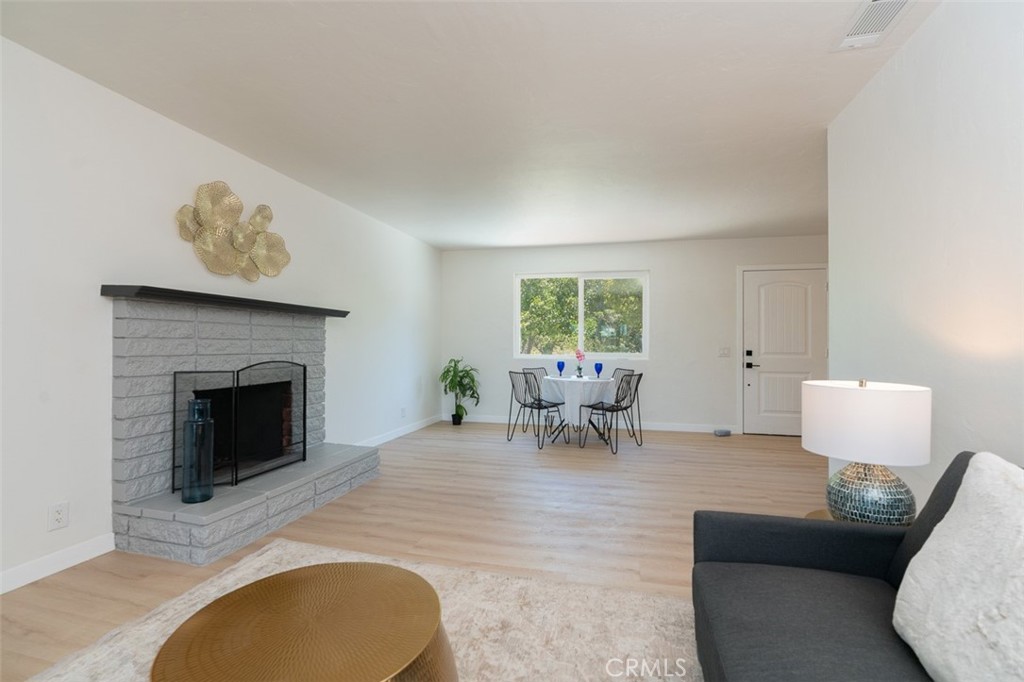 1935 S Broadway Property Photo 6