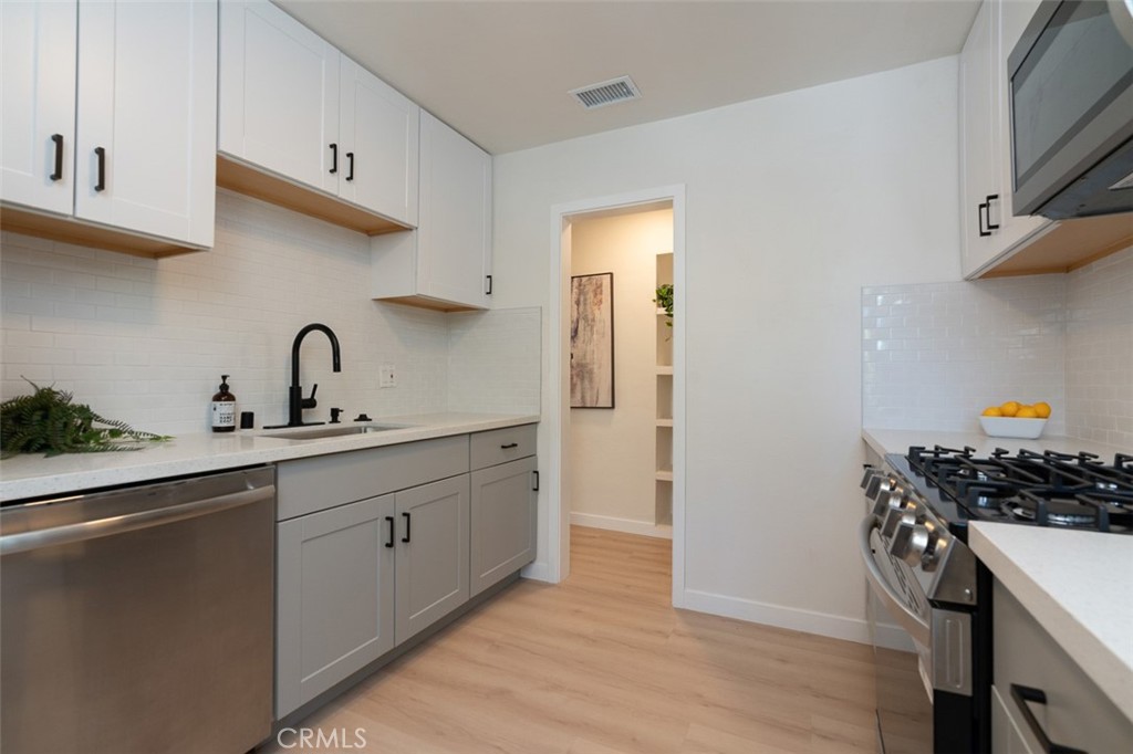 1935 S Broadway Property Photo 7