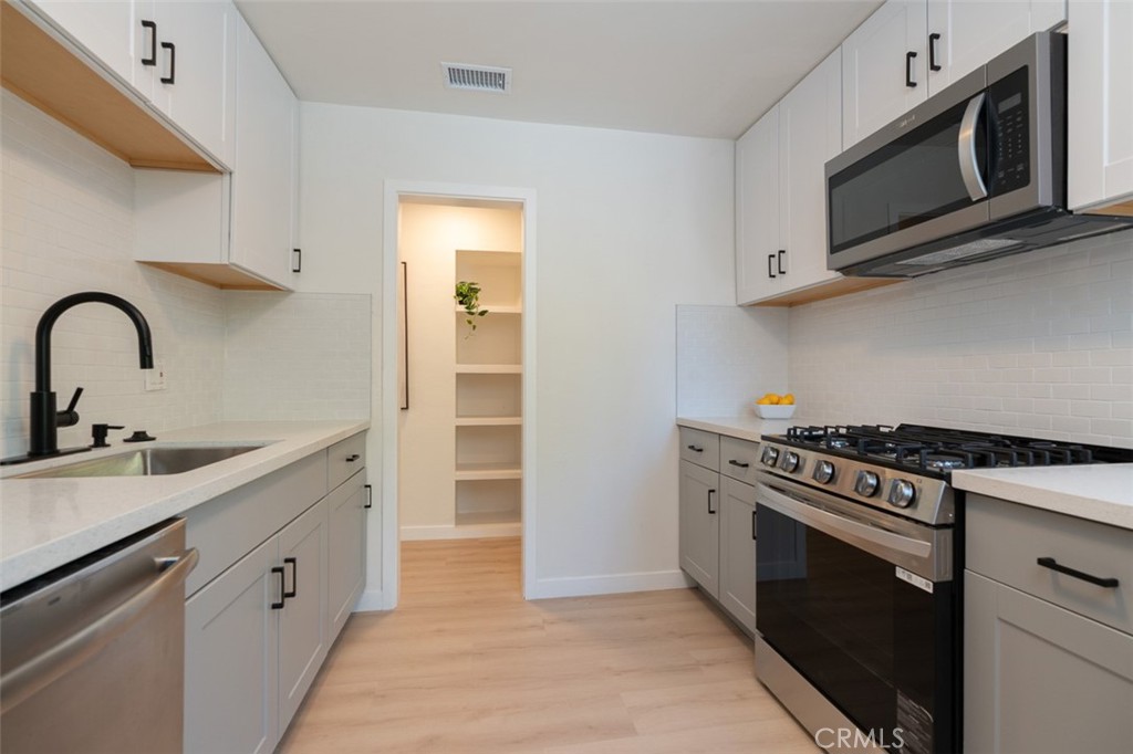 1935 S Broadway Property Photo 8