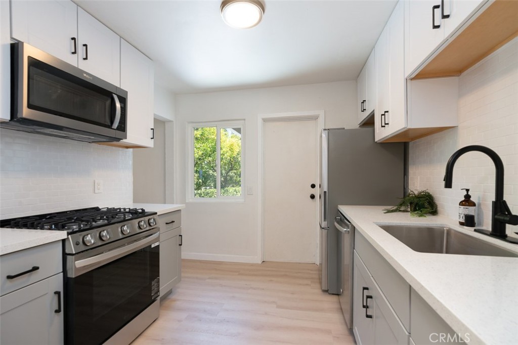 1935 S Broadway Property Photo 9