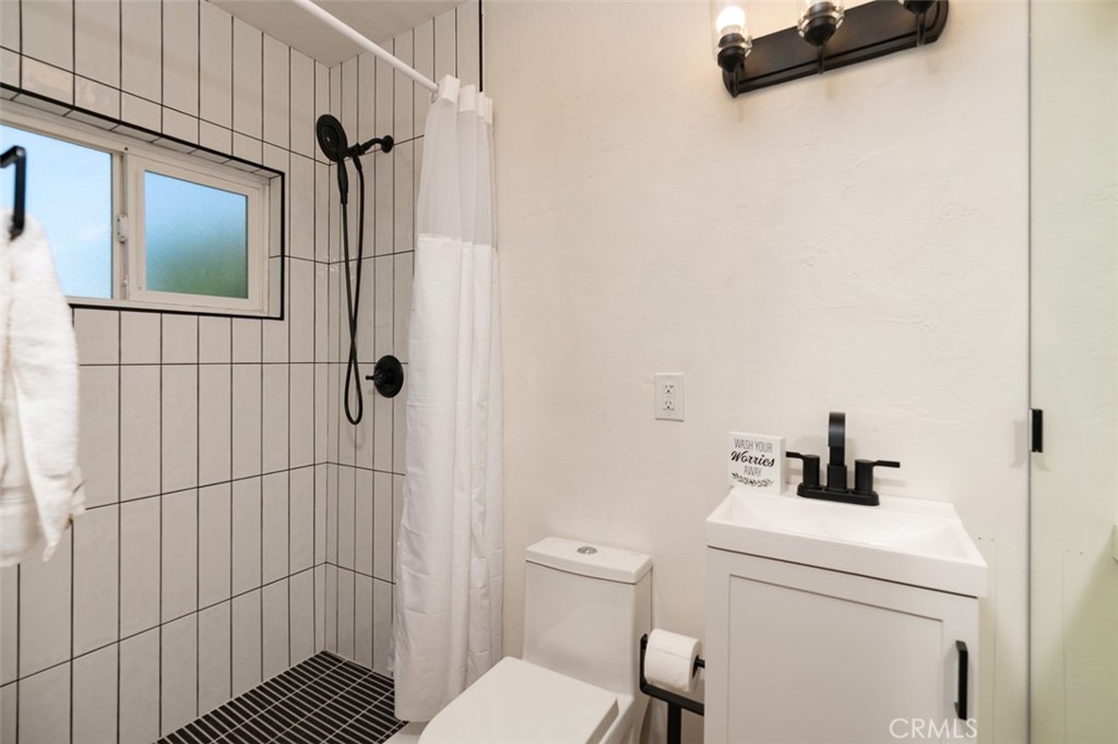 1935 S Broadway Property Photo 18