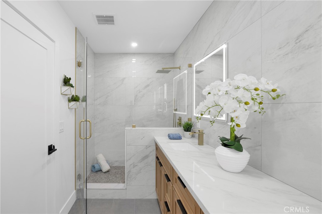 40 Claremont Property Photo 25