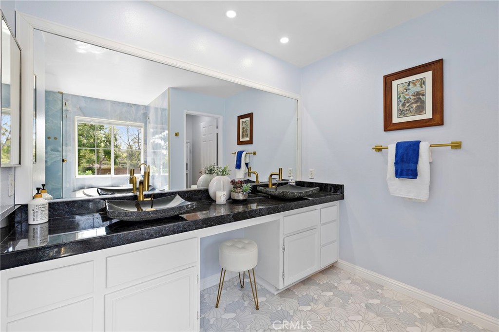23 Amoret Property Photo 22