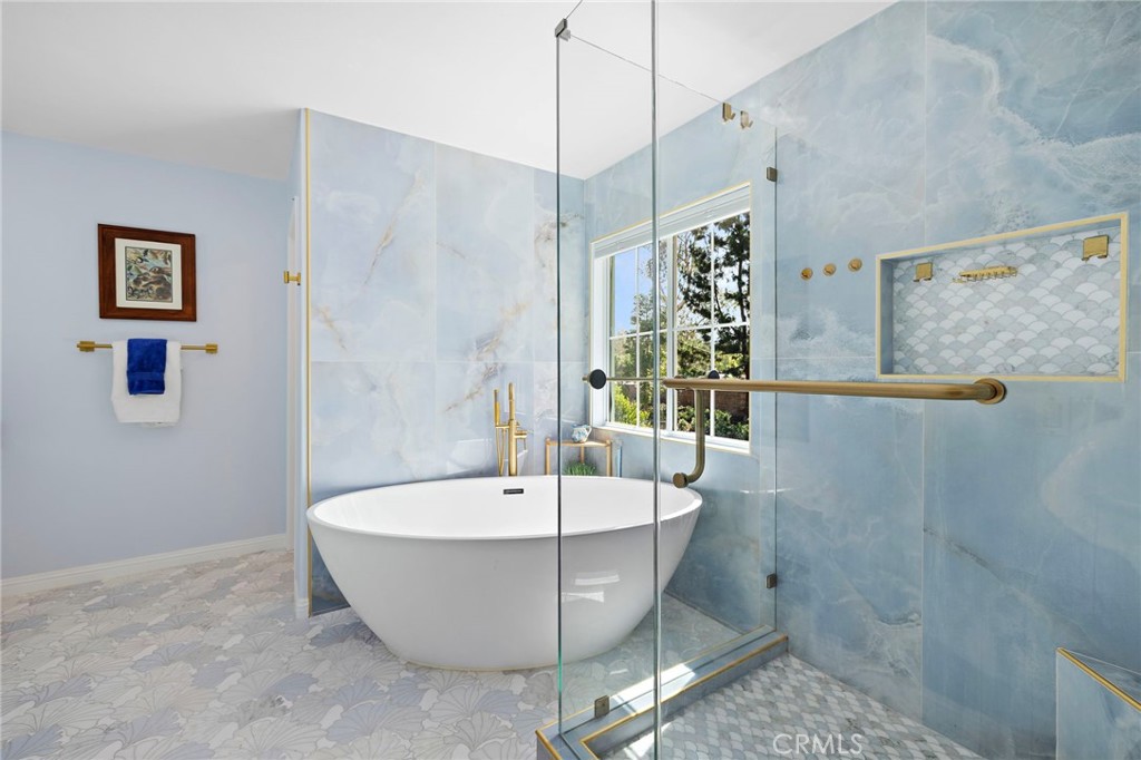 23 Amoret Property Photo 24